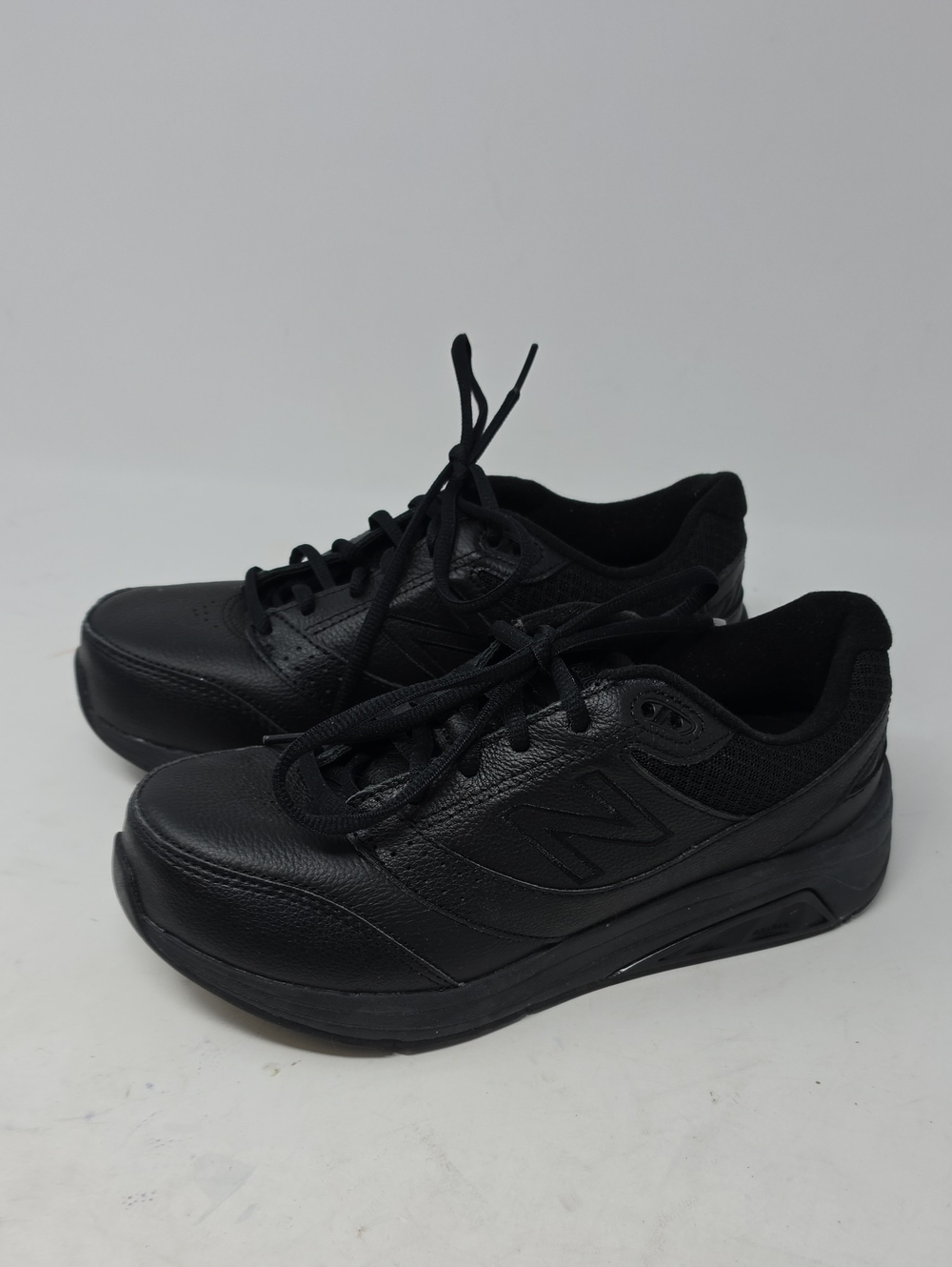 New Balance Women's Walking Black Lace-Up Sneakers Size 6.5